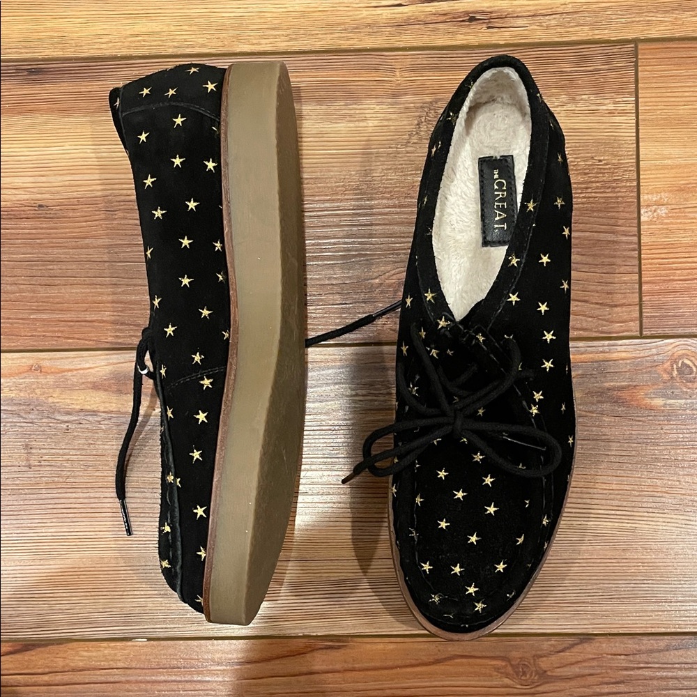 THE GREAT. Black Flats with Gold Stars